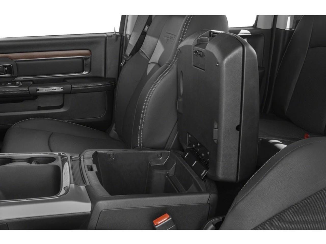 2013 RAM 1500 Laramie Photo