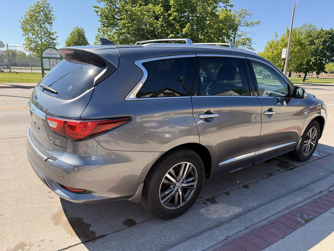 2017 Infiniti QX60 AWD 4dr Photo