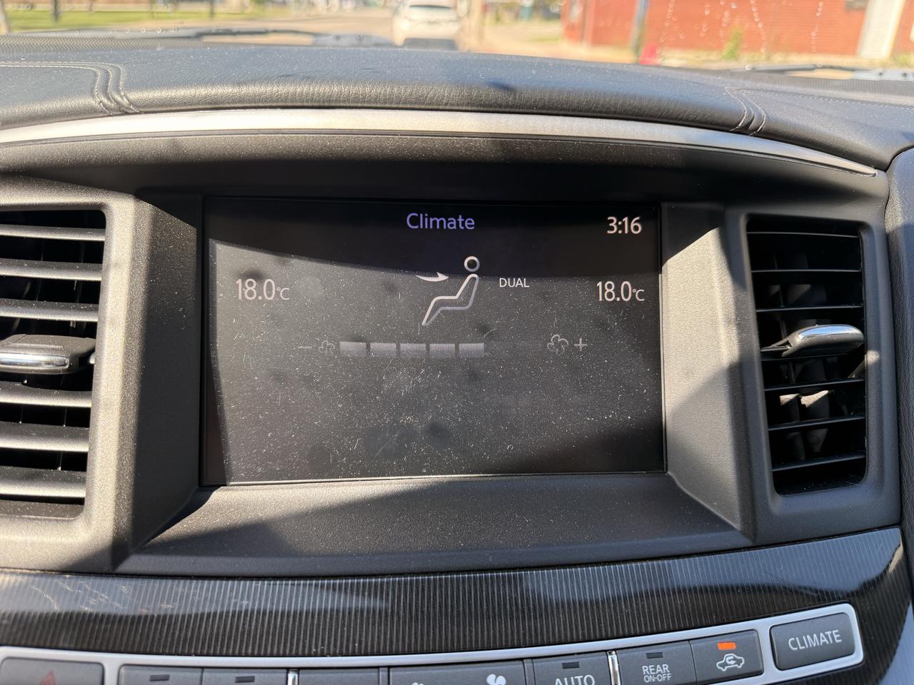 2017 Infiniti QX60 AWD 4dr Photo