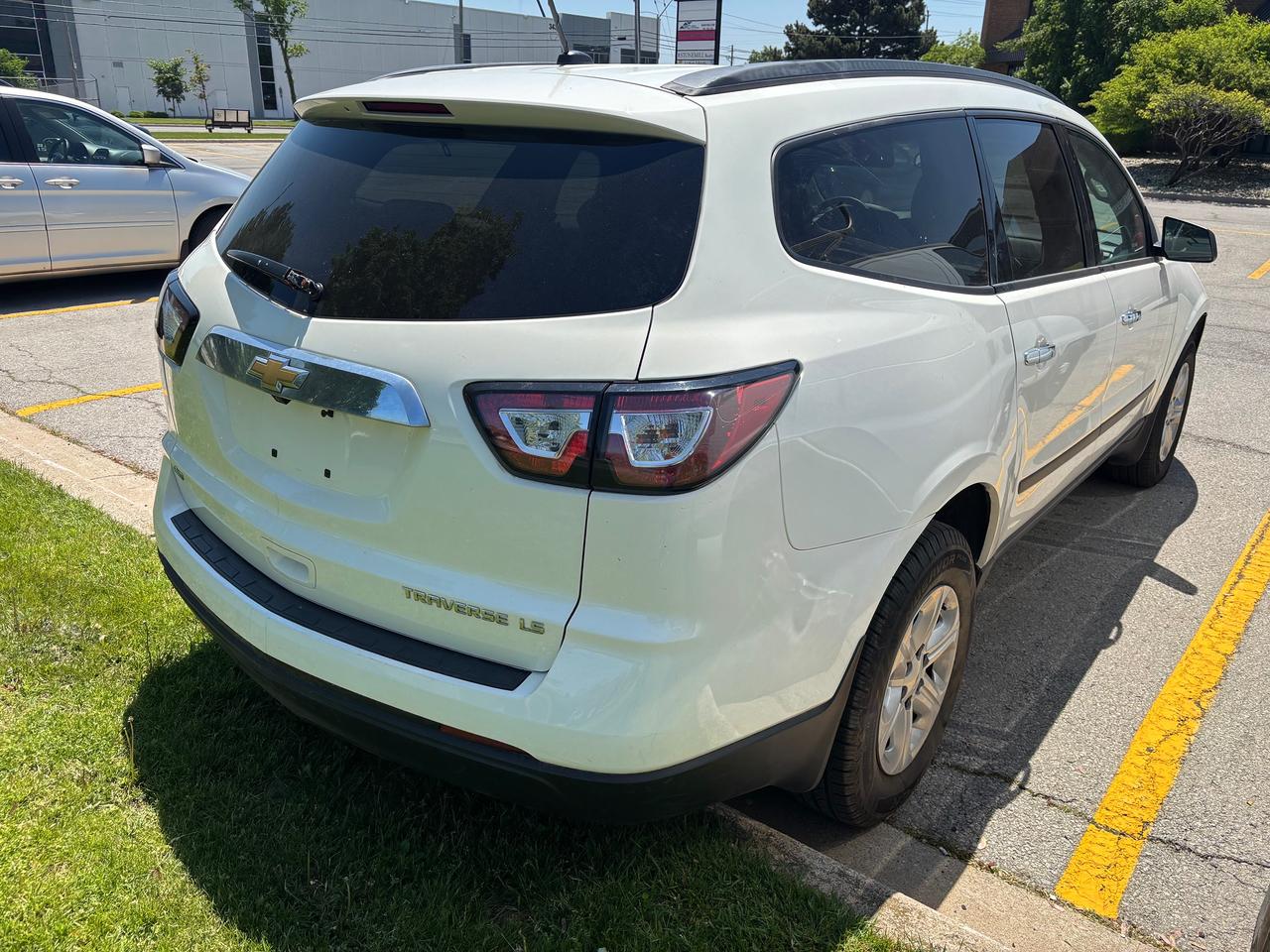 2015 Chevrolet Traverse AWD 4dr LS Photo3