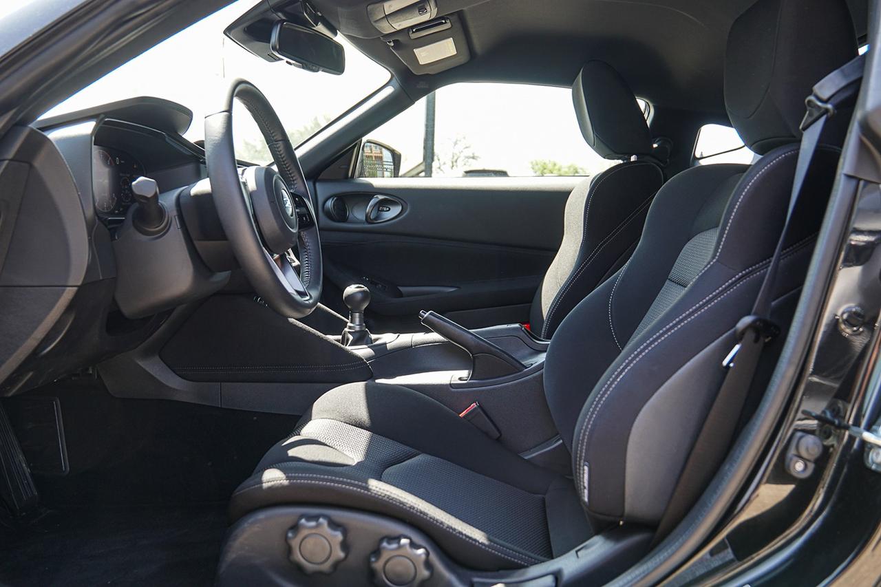2025 Nissan Z Sport Manual COUPE|CLEAN CARFAX|CARPLAY|PUSH START Photo