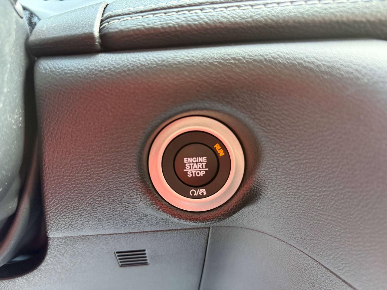 2027 Chrysler Pacifica SELECT | S Package Photo