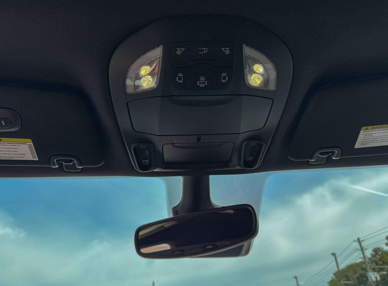 2027 Chrysler Pacifica SELECT | S Package Photo