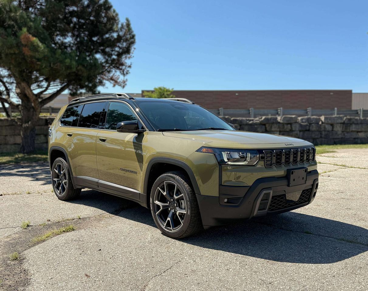 2026 Jeep Cherokee Overland 4x4 Photo