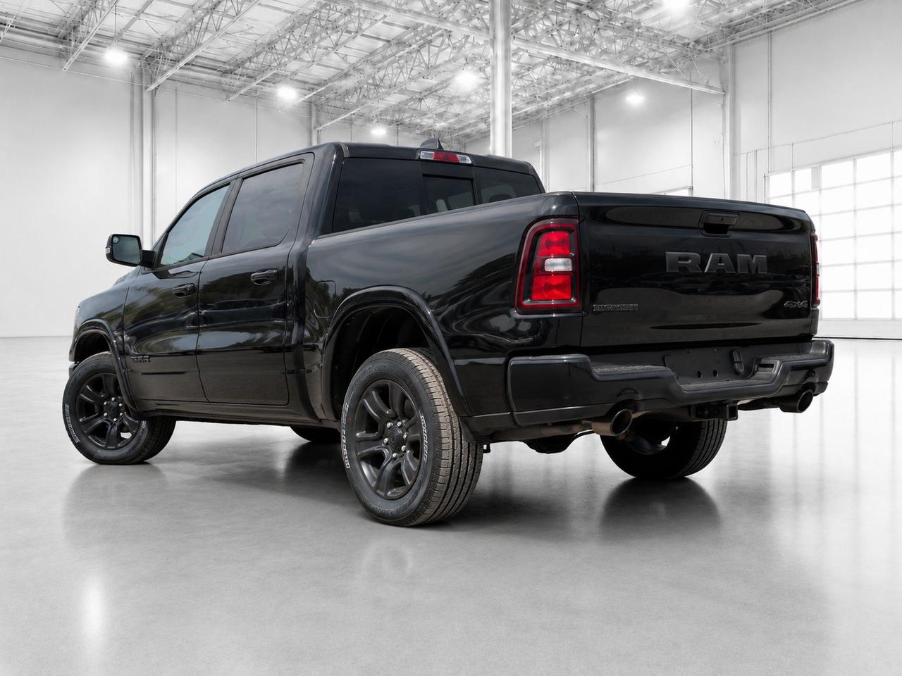 2026 RAM 1500 BIG HORN | Level 2 | HEMI | Pano Roof | NIght Pkg Photo