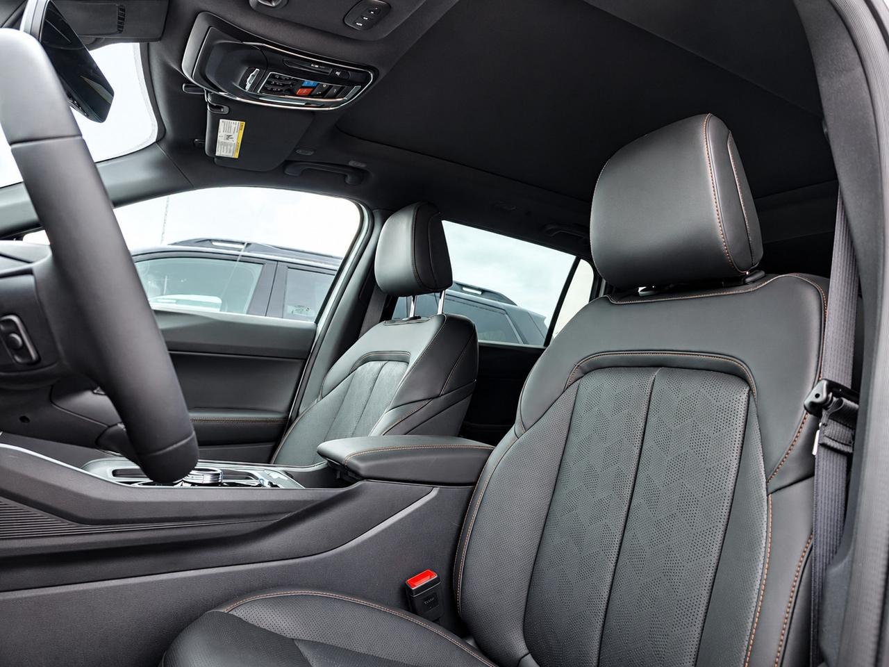 2026 Jeep Cherokee OVERLAND | 1.6L Turbo Hybrid | Htd/Cooled Seats Photo