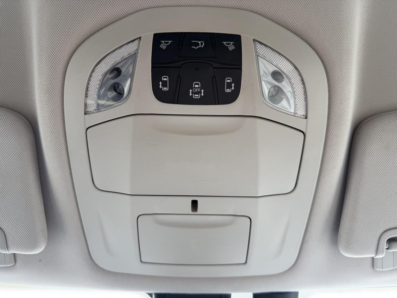 2018 Chrysler Pacifica Hybrid Touring-L 2WD Photo