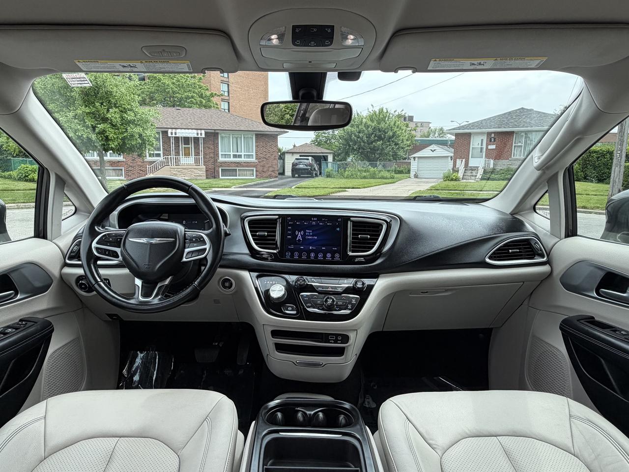 2018 Chrysler Pacifica Hybrid Touring-L 2WD Photo