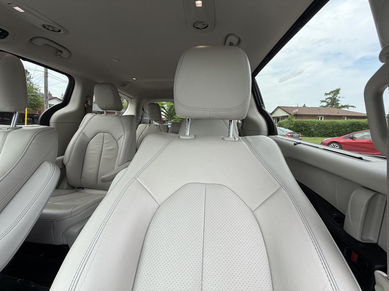 2018 Chrysler Pacifica Hybrid Touring-L 2WD Photo
