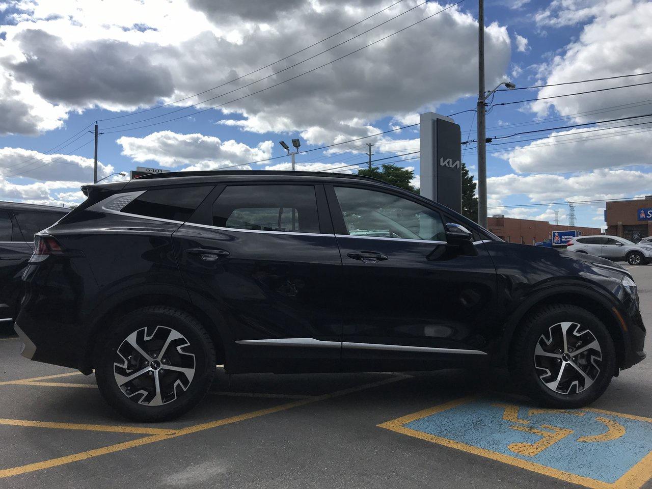 2024 Kia Sportage EX Pkg.   No Accidents   Clean Carfax Photo