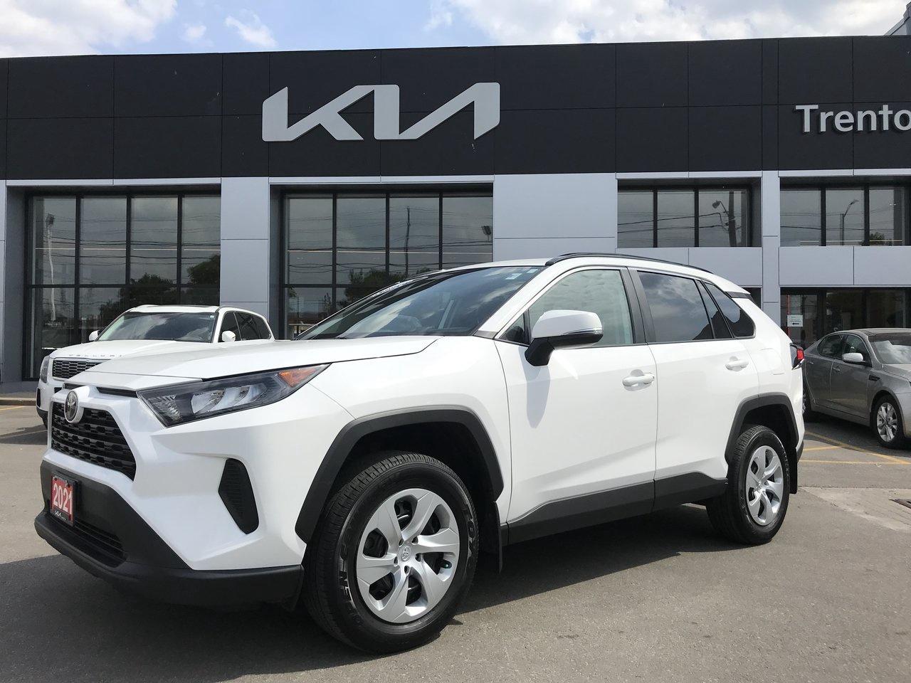 2021 Toyota RAV4 LE AWD Pkg.   No Accidents   Clean Carfax Photo0