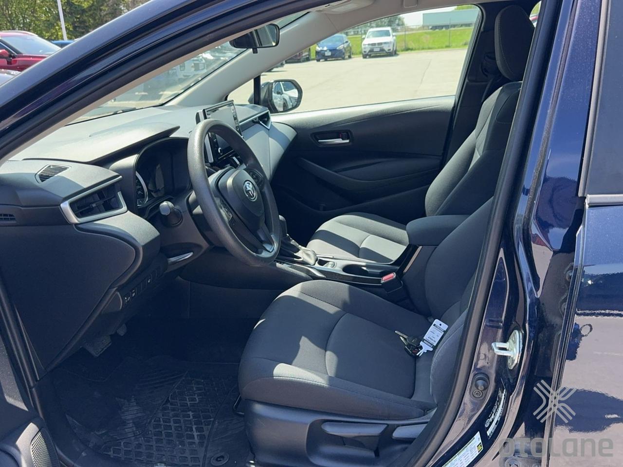 2020 Toyota Corolla LE Photo4