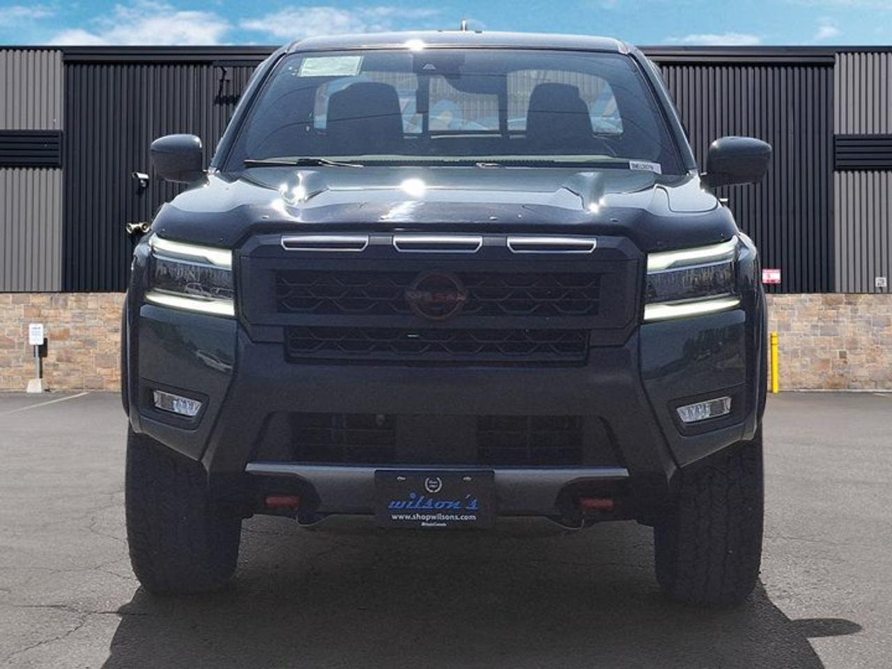 2025 Nissan Frontier PRO-4X Luxury | Fender Audio | Leather | Sunroof | Nav | Wireless Charging | Carplay | and More ! Photo