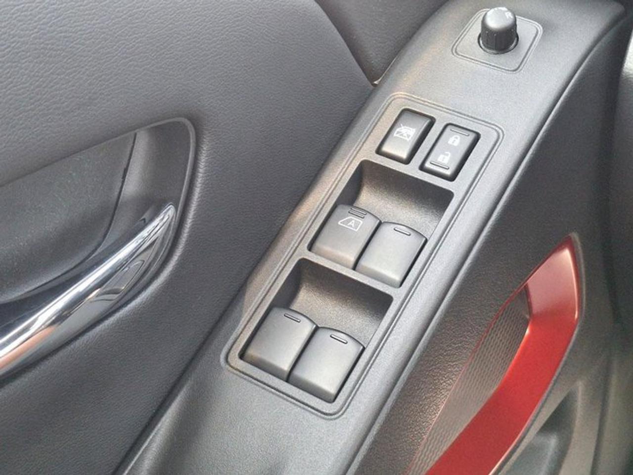 2025 Nissan Frontier PRO-4X Luxury | Fender Audio | Leather | Sunroof | Nav | Wireless Charging | Carplay | and More ! Photo