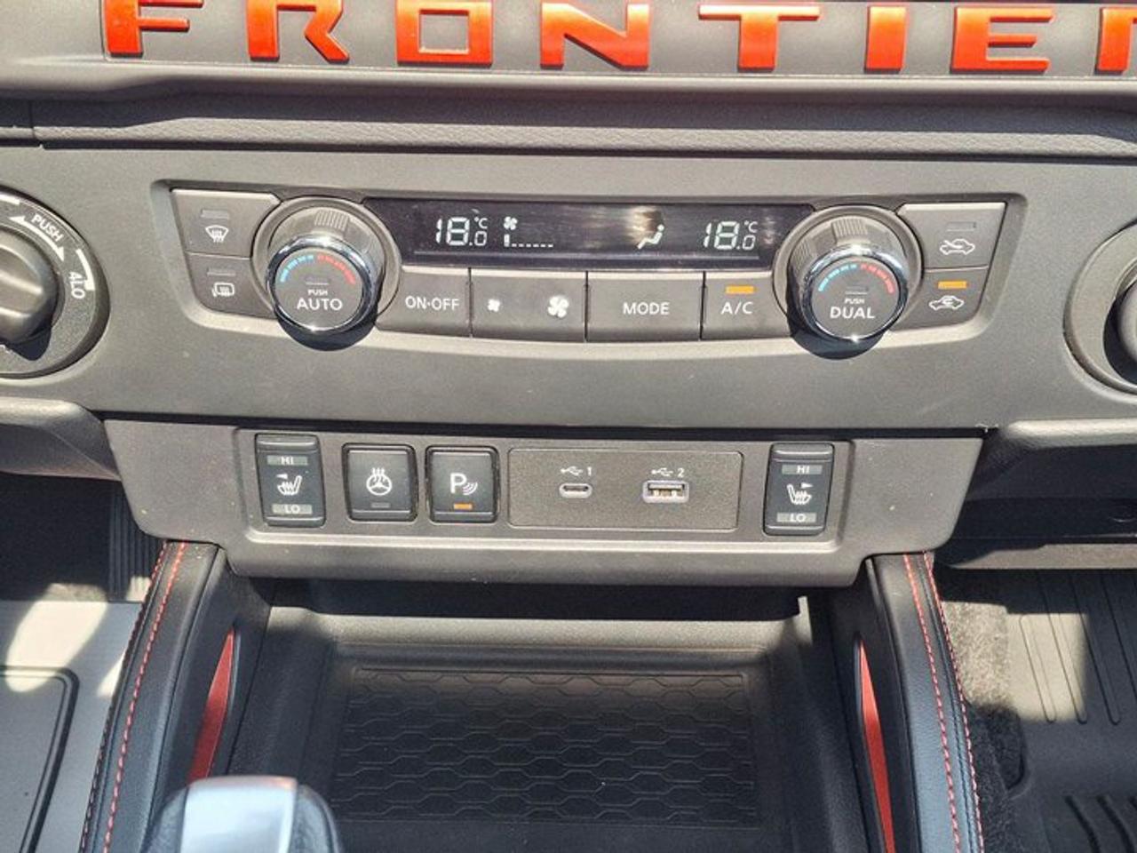 2025 Nissan Frontier PRO-4X Luxury | Fender Audio | Leather | Sunroof | Nav | Wireless Charging | Carplay | and More ! Photo