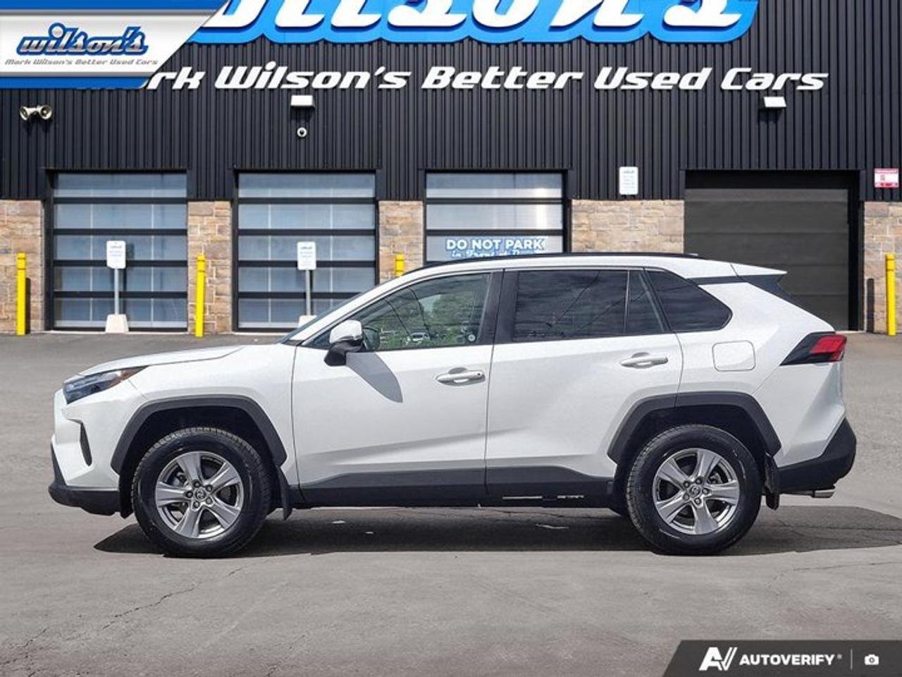 2025 Toyota RAV4 XLE AWD | Sunroof | Radar Cruise | Heated Wheel + Seats | Power Liftgate | Carplay | and More ! Photo