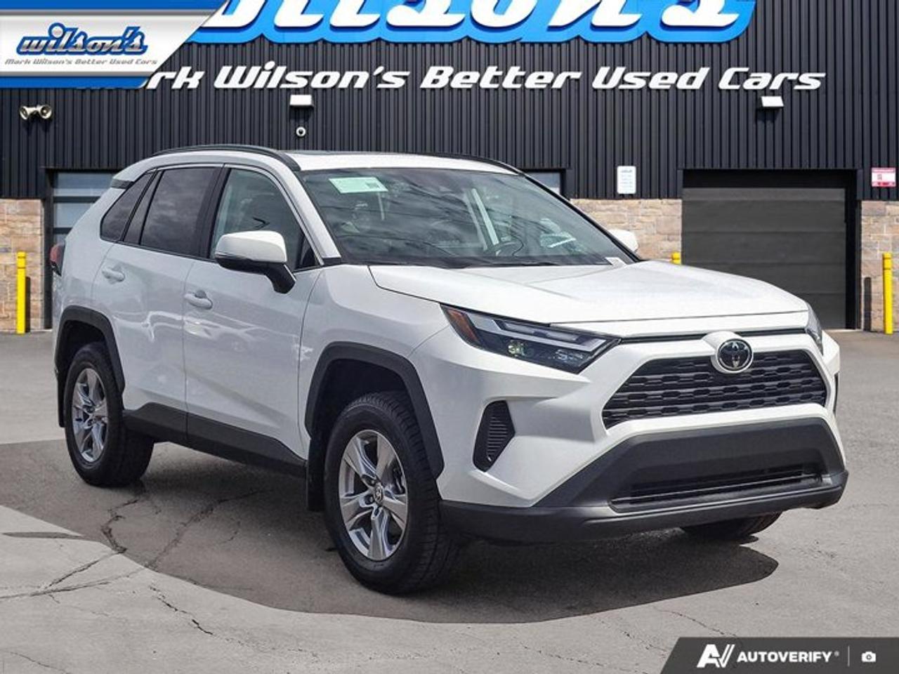 2025 Toyota RAV4 XLE AWD | Sunroof | Radar Cruise | Heated Wheel + Seats | Power Liftgate | Carplay | and More ! Photo