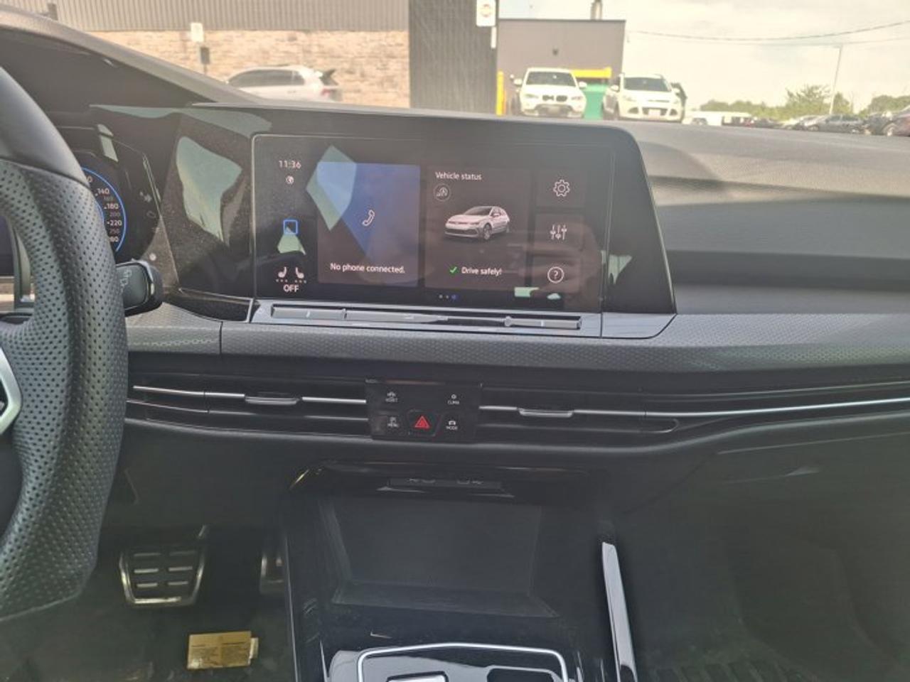 2024 Volkswagen Golf GTI Autobahn | Sunroof | Heated Seats | CarPlay & Android Auto | Alloy Wheels | & Much More ! Photo