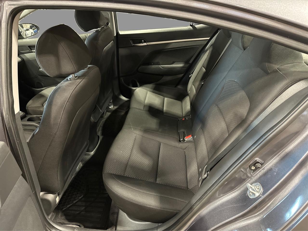 2019 Hyundai Elantra SE Photo