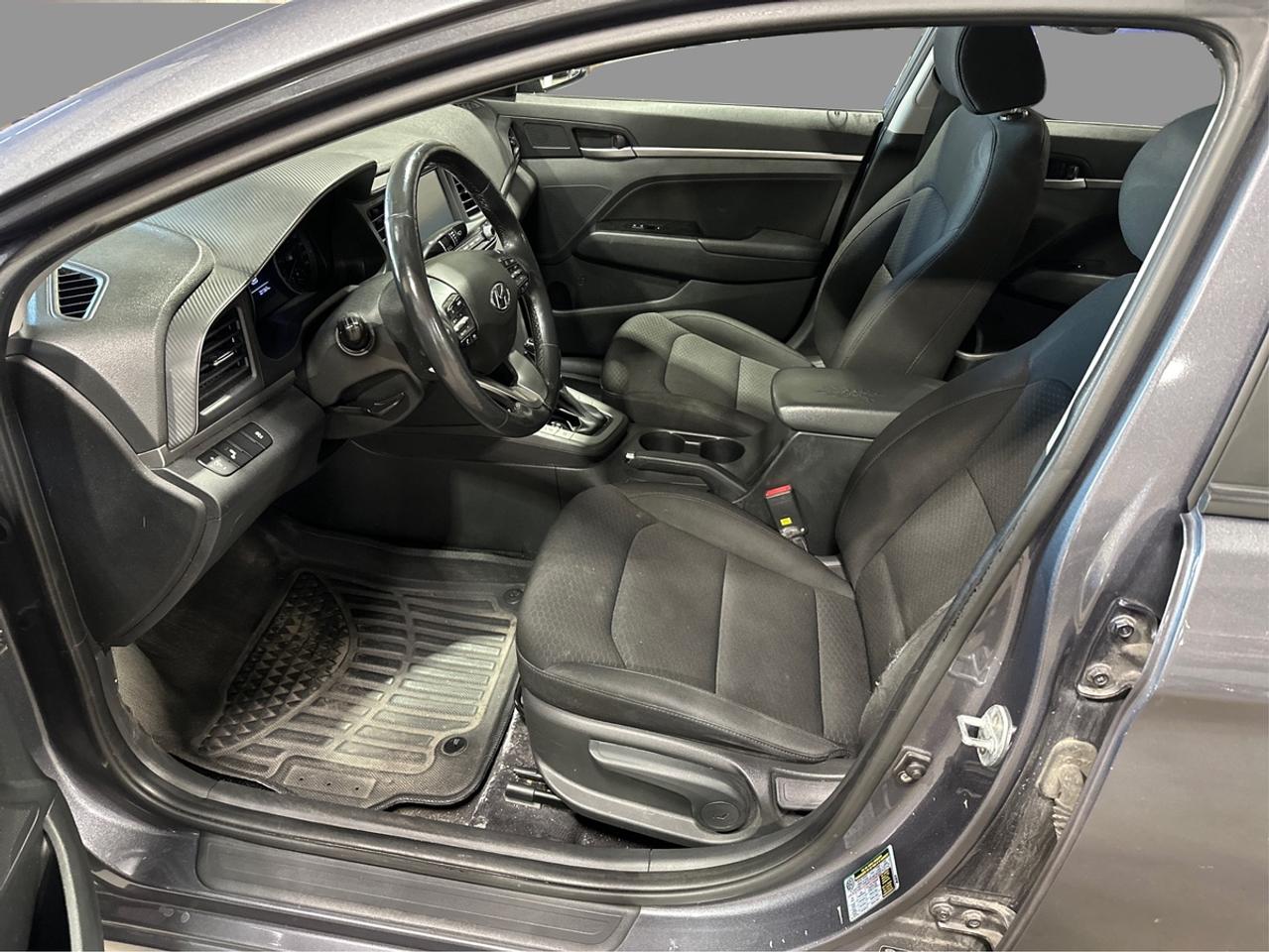 2019 Hyundai Elantra SE Photo