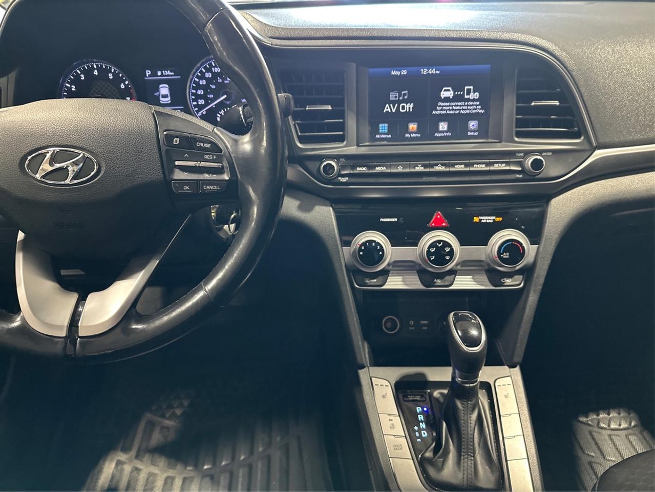 2019 Hyundai Elantra SE Photo