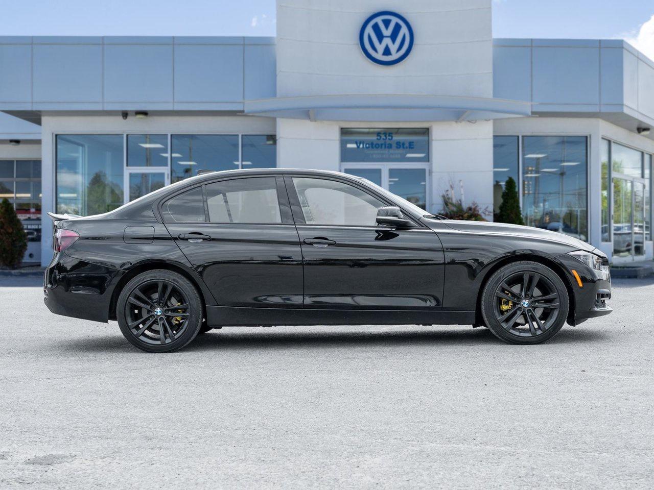 2018 BMW 3 Series 330i xDrive Photo