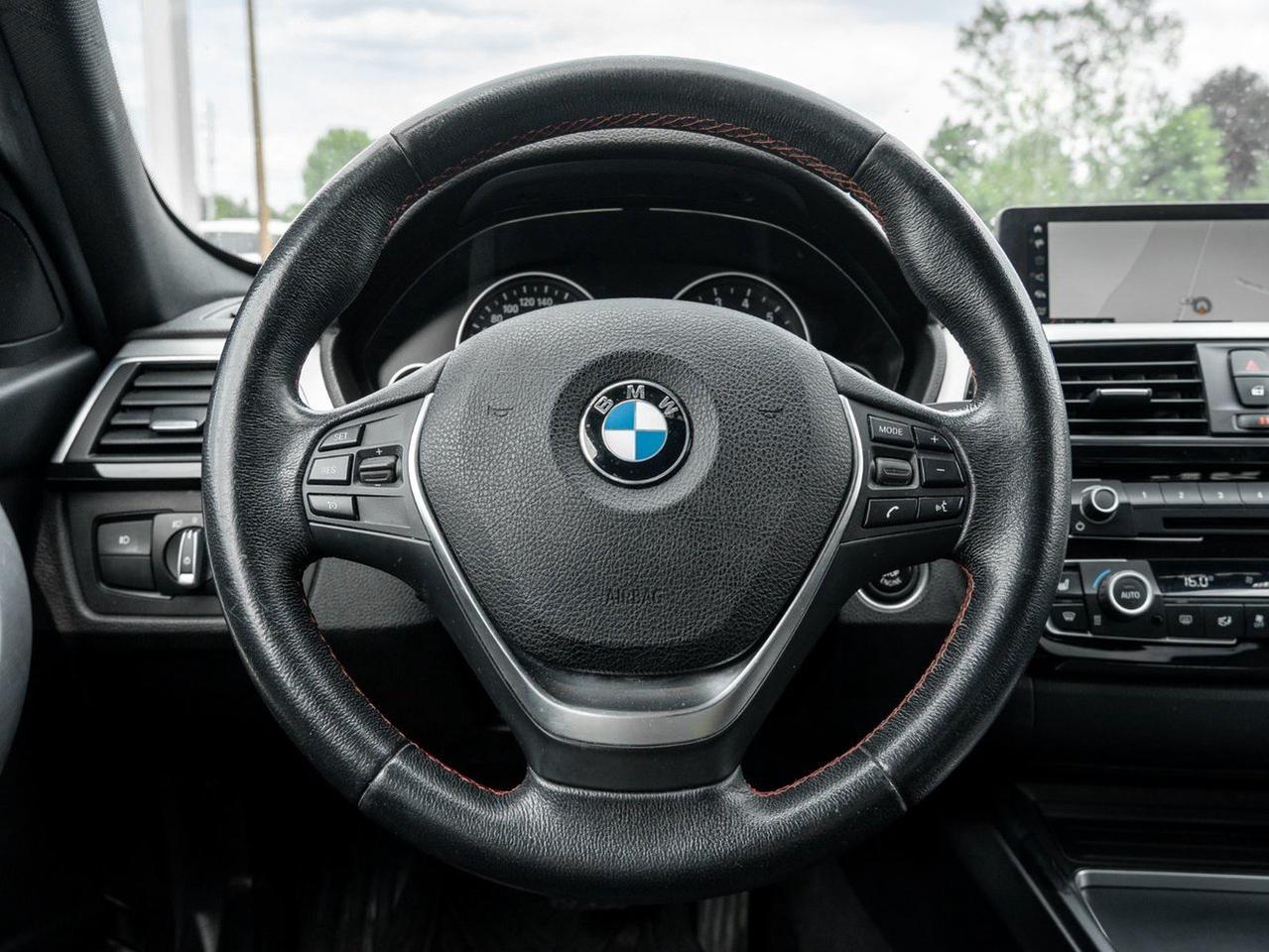 2018 BMW 3 Series 330i xDrive Photo