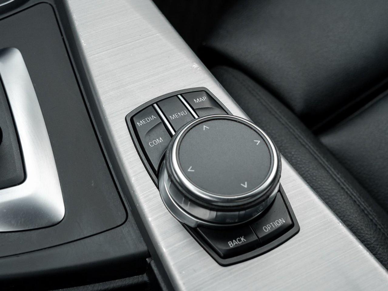 2018 BMW 3 Series 330i xDrive Photo