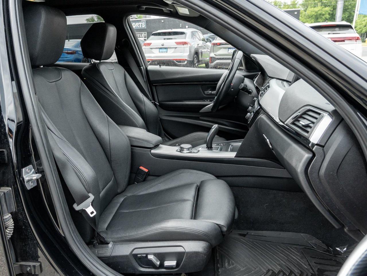 2018 BMW 3 Series 330i xDrive Photo