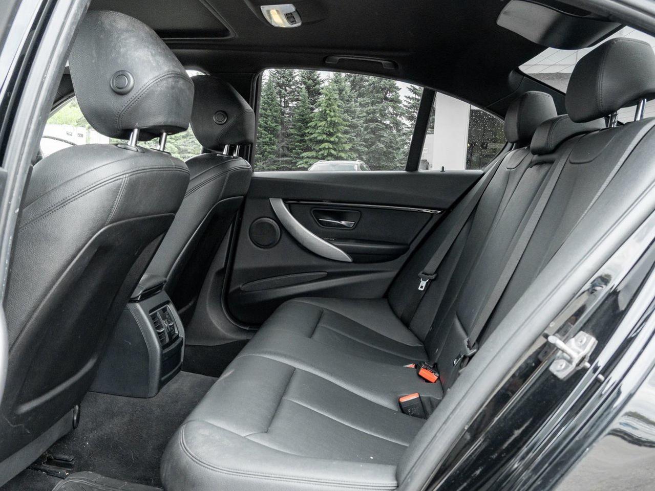 2018 BMW 3 Series 330i xDrive Photo