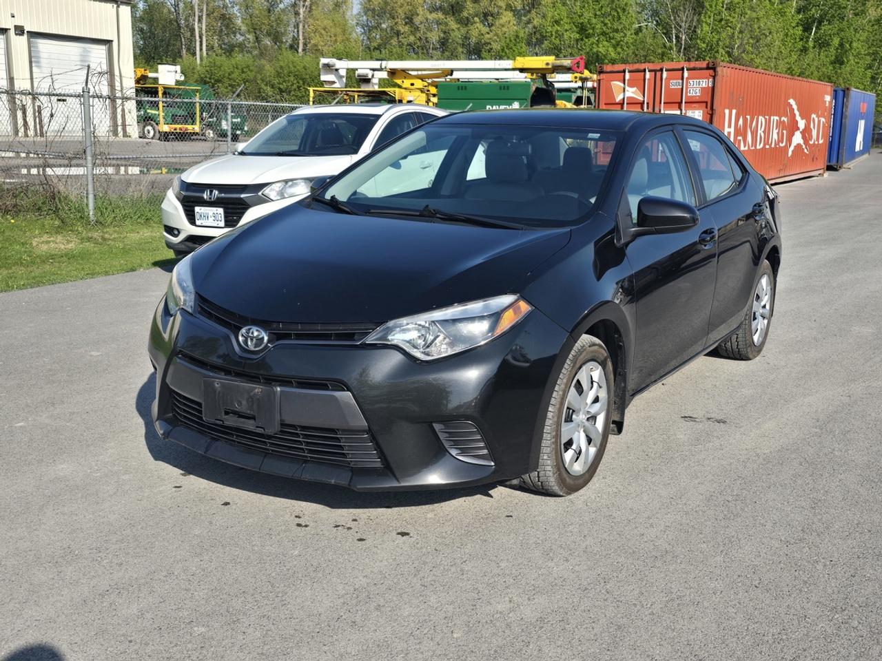 2016 Toyota Corolla LE Photo0