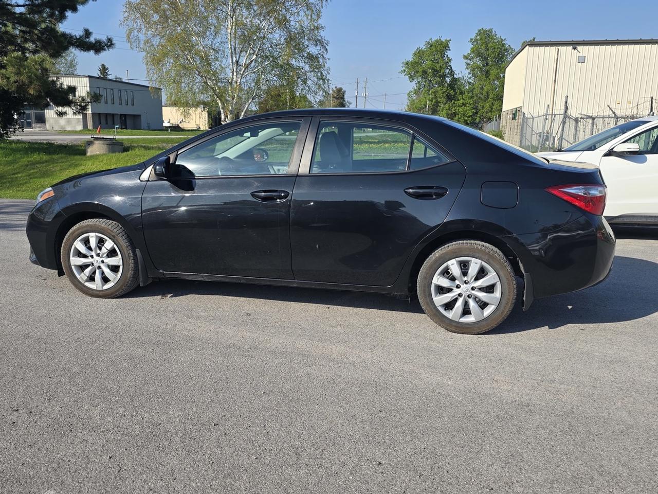 2016 Toyota Corolla LE Photo