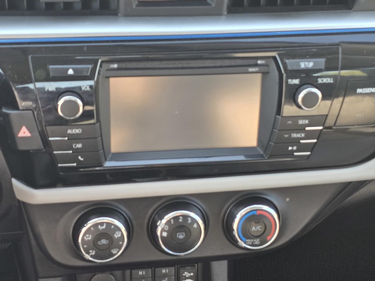 2016 Toyota Corolla LE Photo