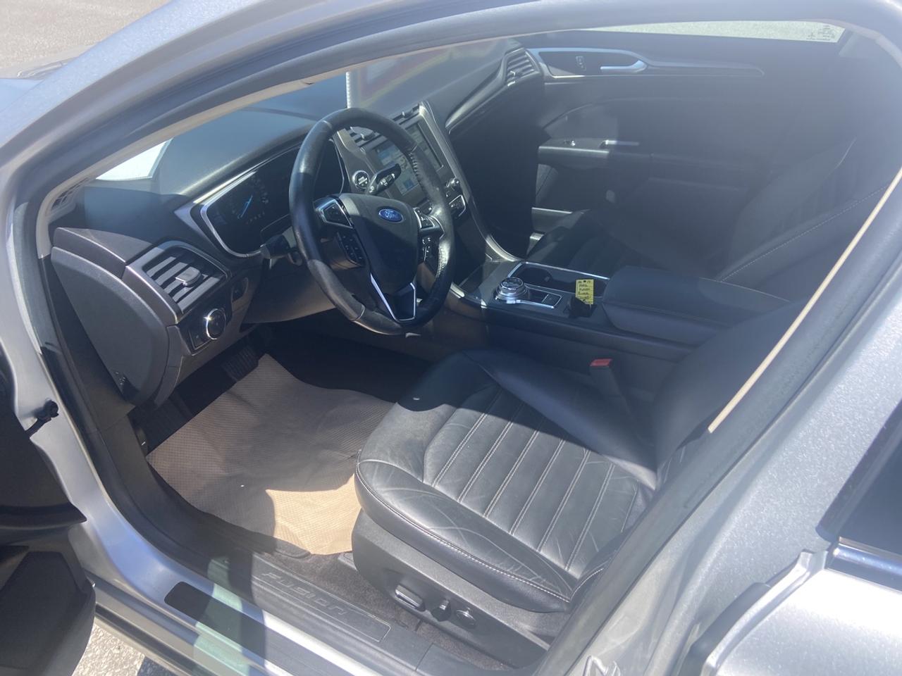 2017 Ford Fusion SE Photo4