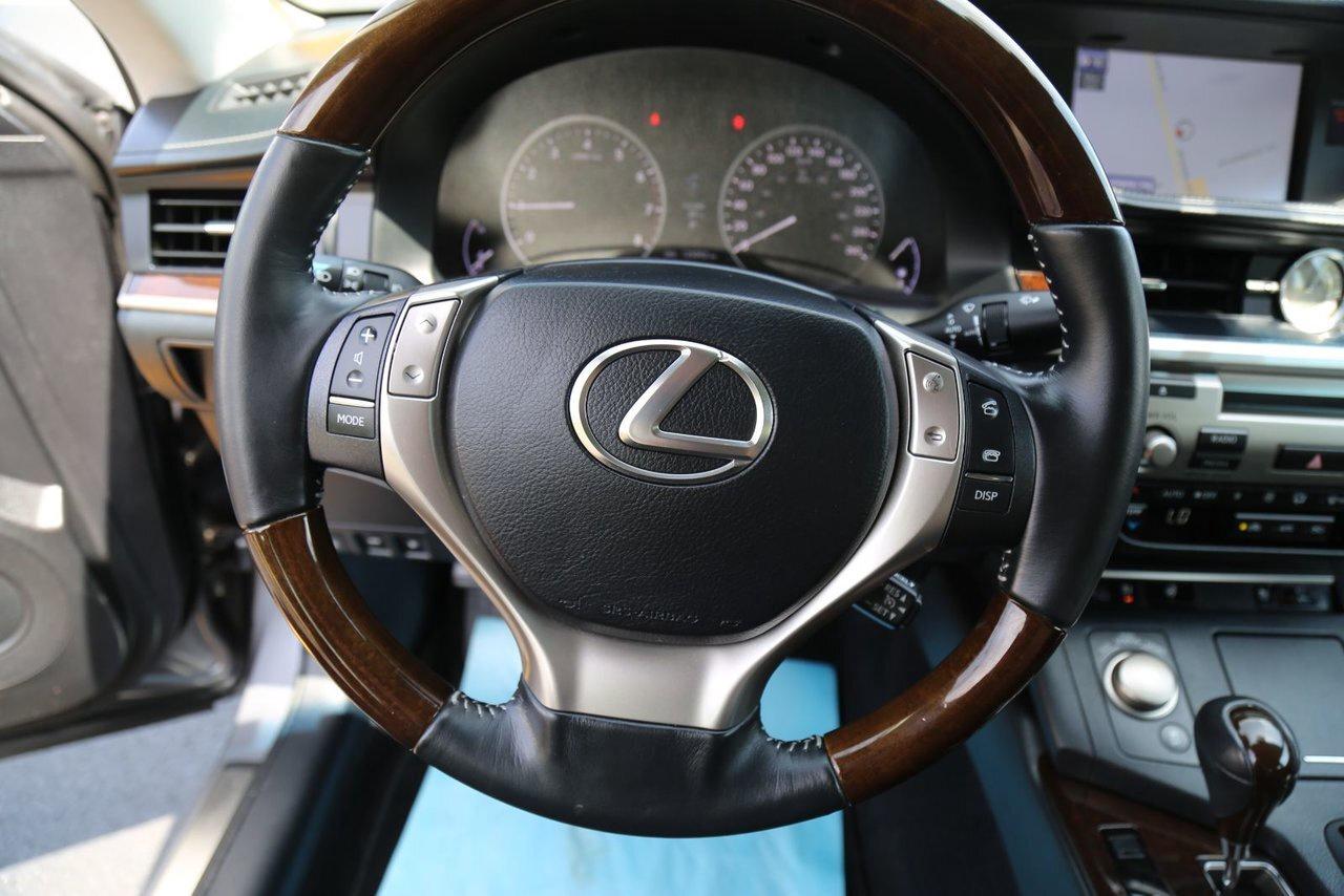 2014 Lexus ES 350 4dr Sdn Photo