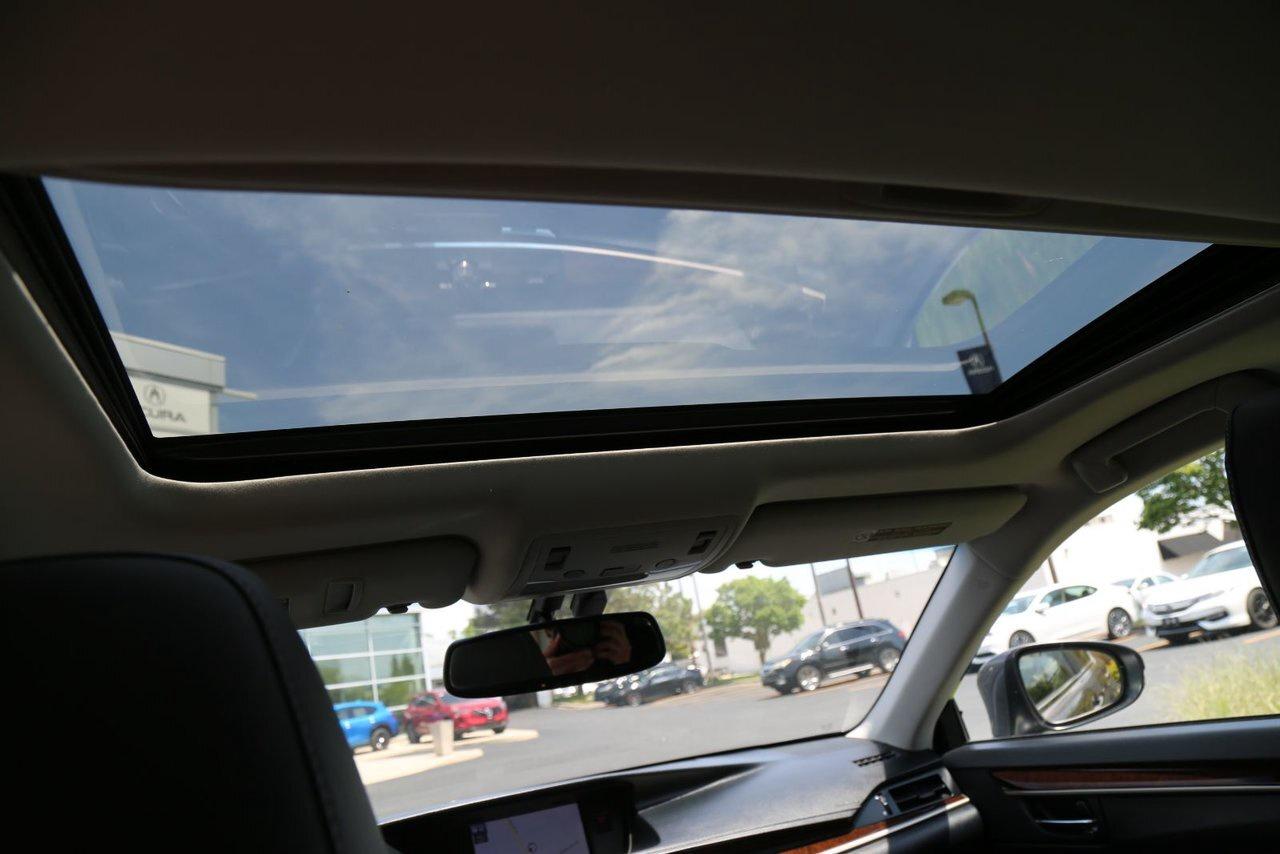 2014 Lexus ES 350 4dr Sdn Photo