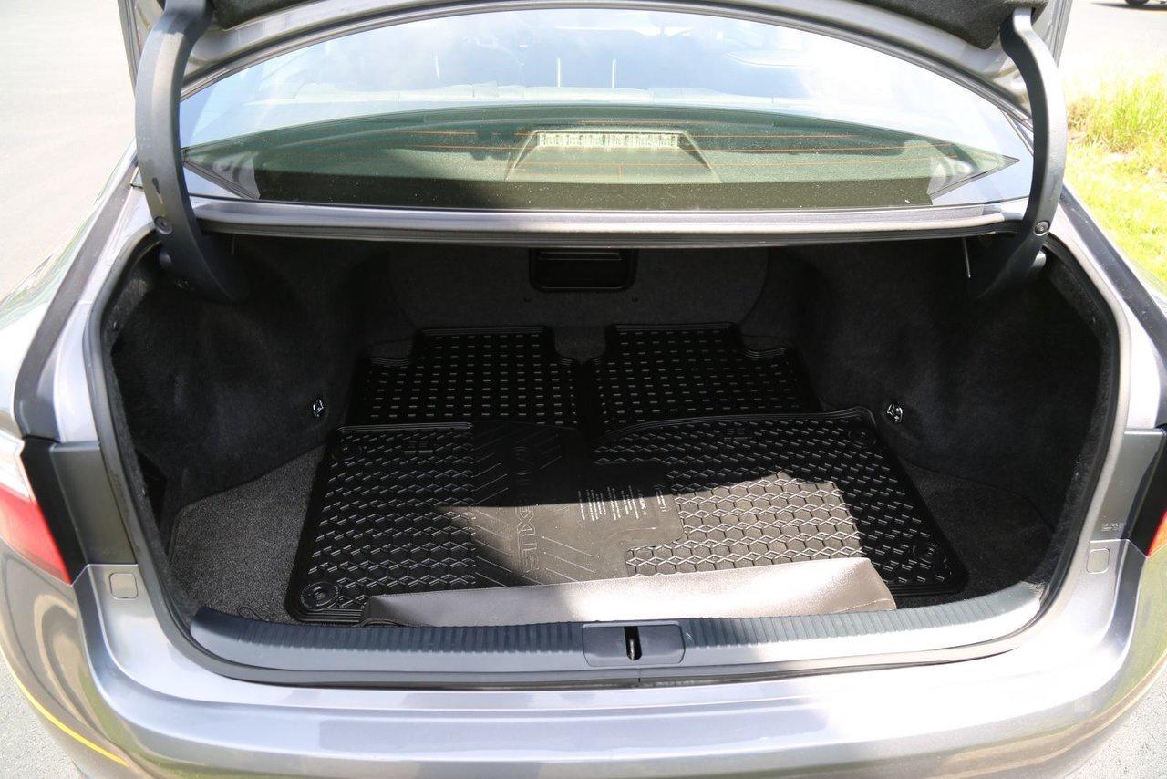 2014 Lexus ES 350 4dr Sdn Photo