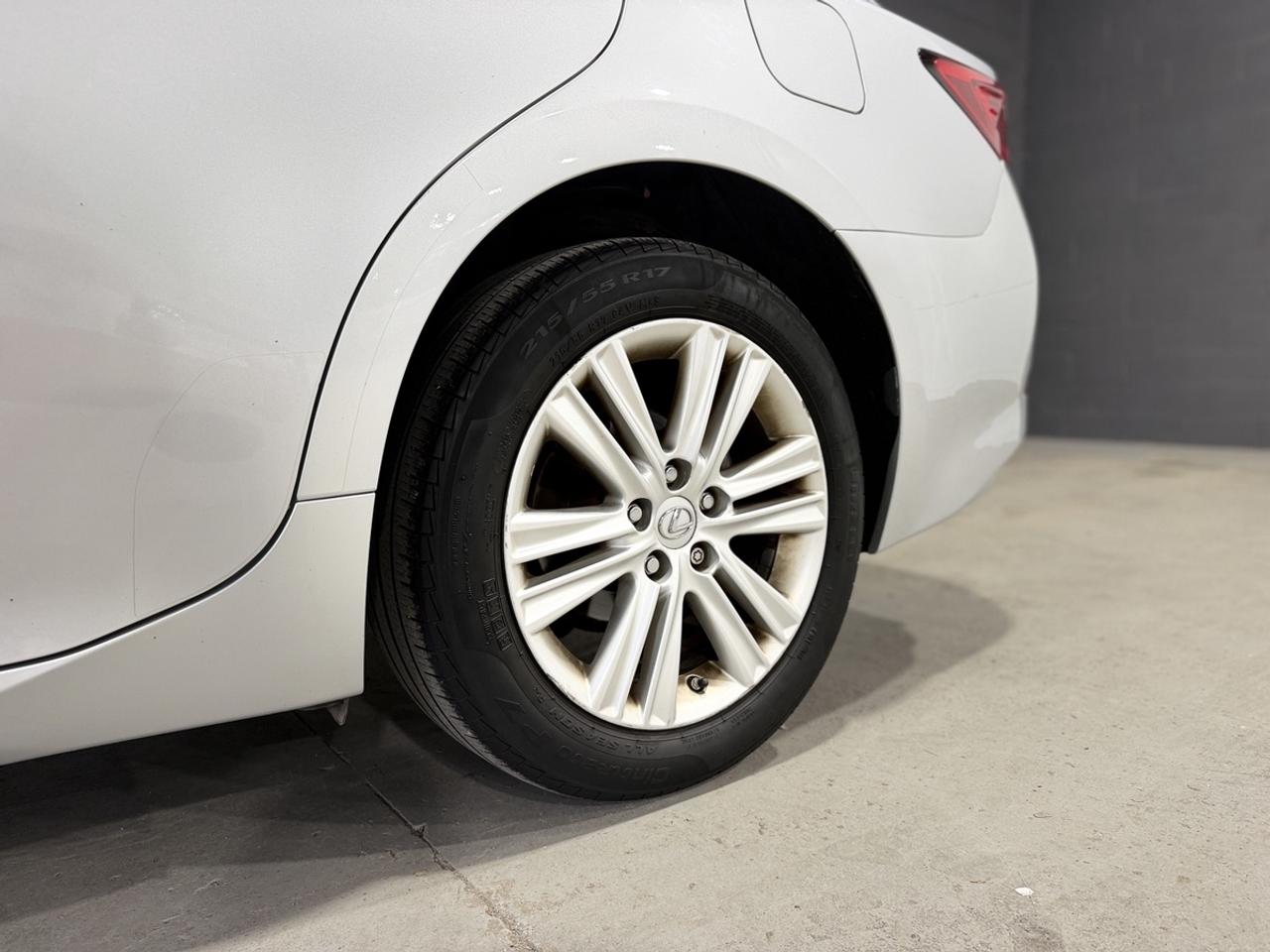 2013 Lexus ES 350 Photo