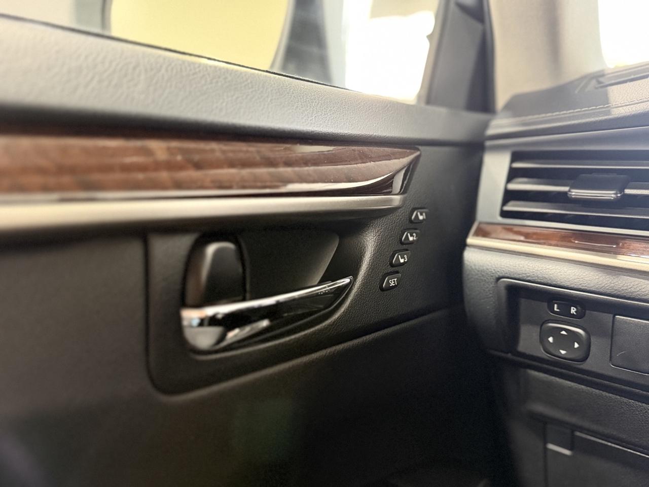 2013 Lexus ES 350 Photo