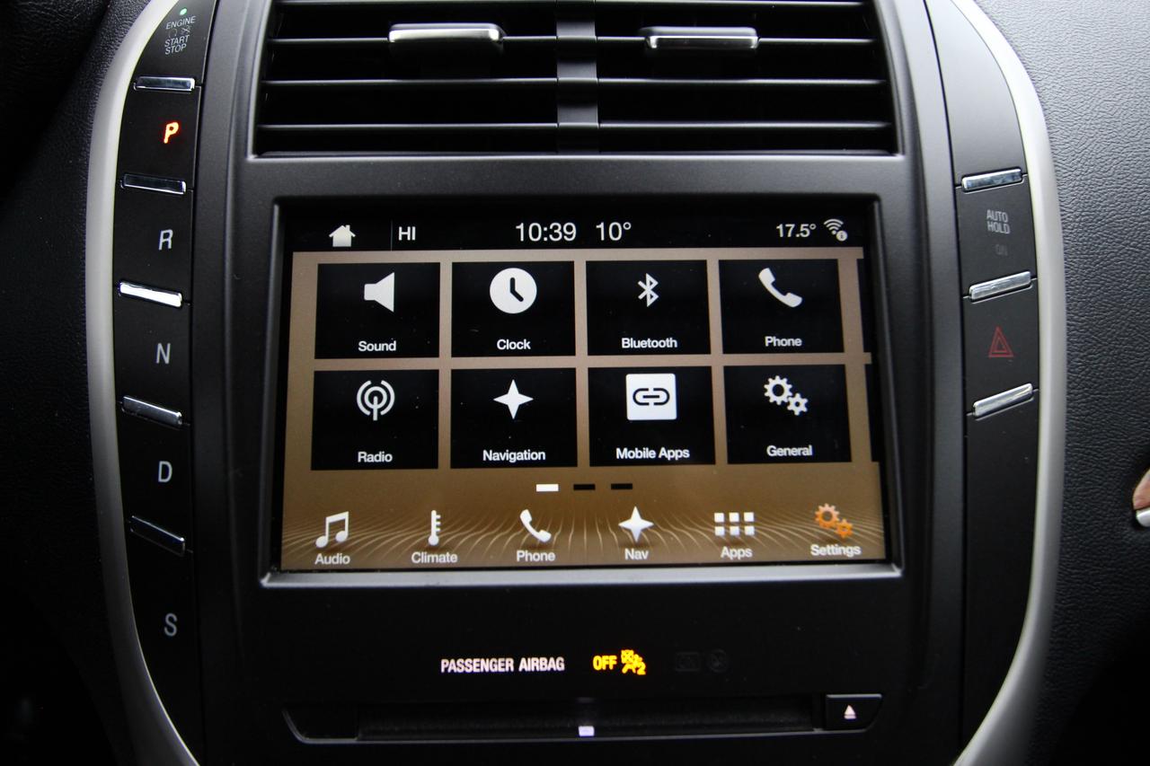 2018 Lincoln MKC Reserve- TOP TRIM NO ACCIDENTS CLEAN TITLE Photo