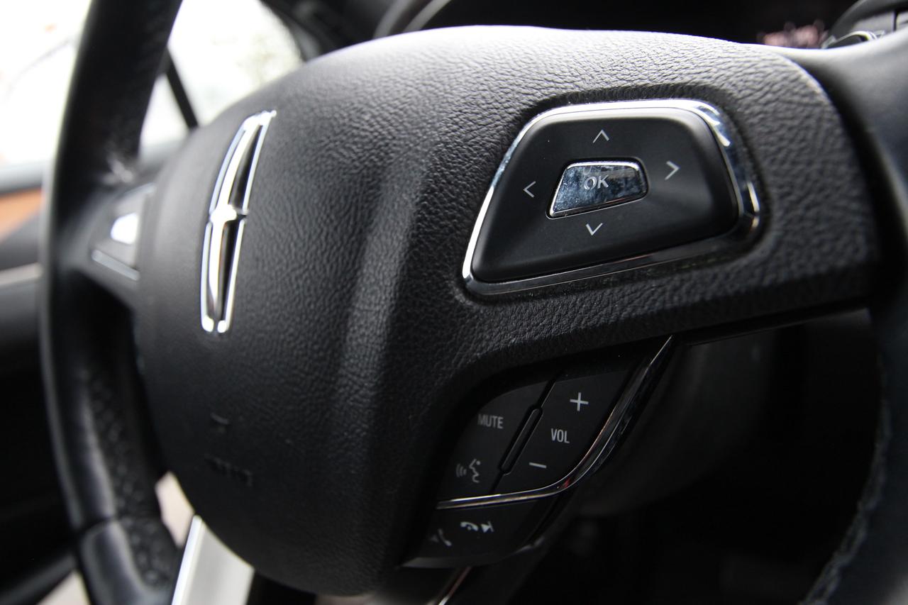 2018 Lincoln MKC Reserve- TOP TRIM NO ACCIDENTS CLEAN TITLE Photo
