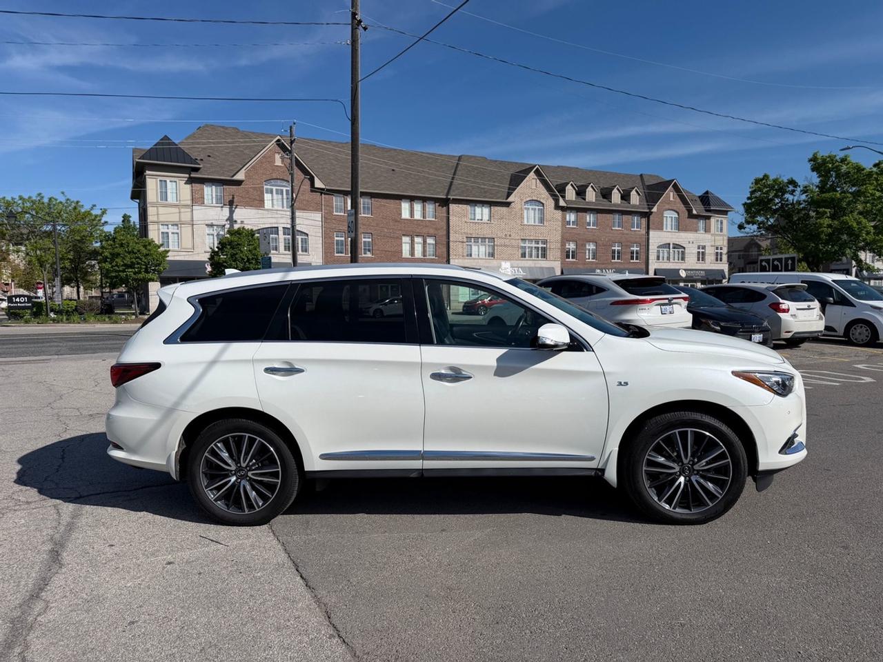 2020 Infiniti QX60 PURE Photo3