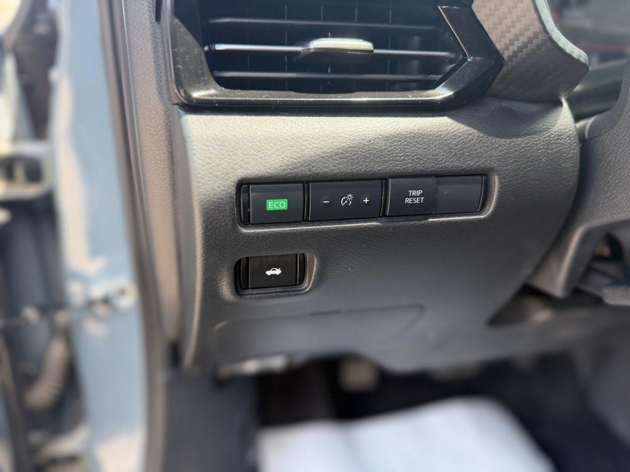 2024 Nissan Sentra SR Photo