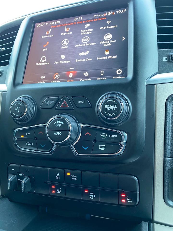 2018 RAM 1500 BIG HORN HEMI 4*4 Crew Cab 6’4” Box Photo
