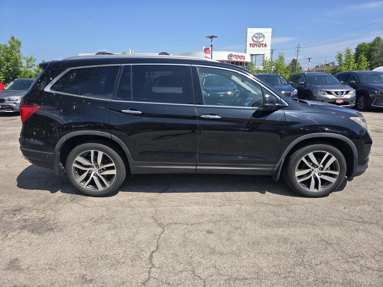 2017 Honda Pilot Touring Photo