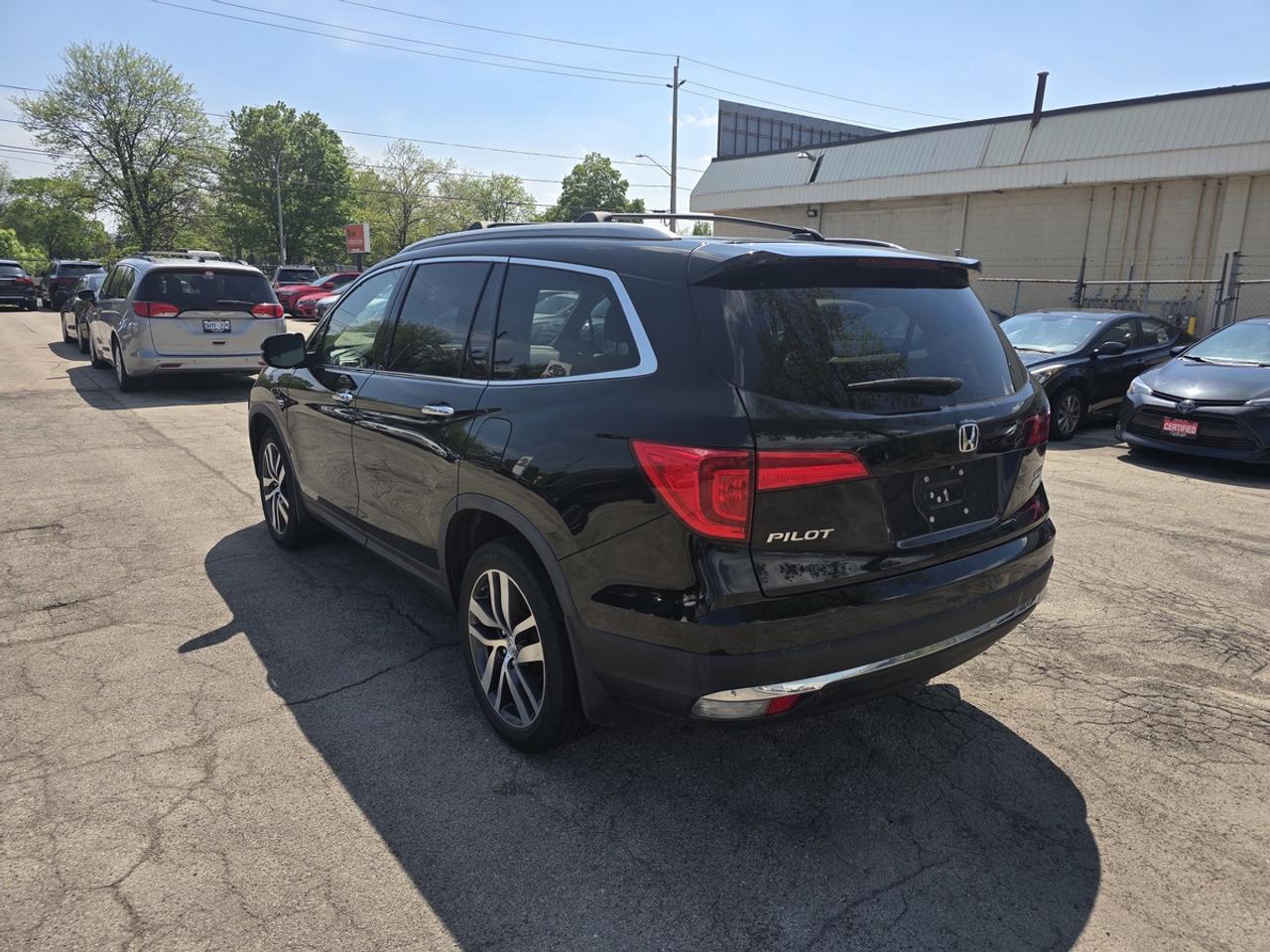 2017 Honda Pilot Touring Photo