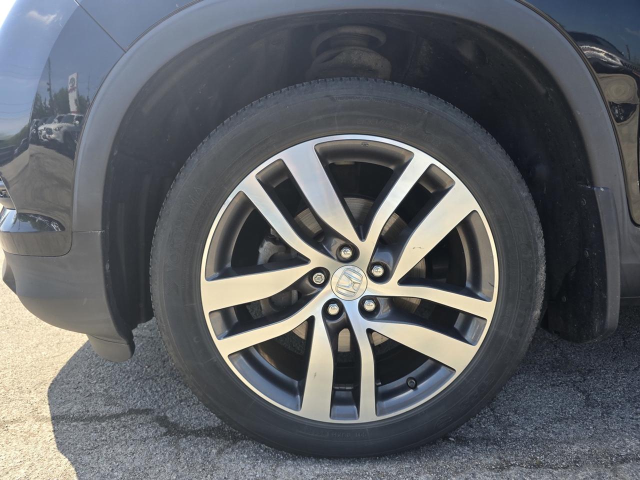 2017 Honda Pilot Touring Photo