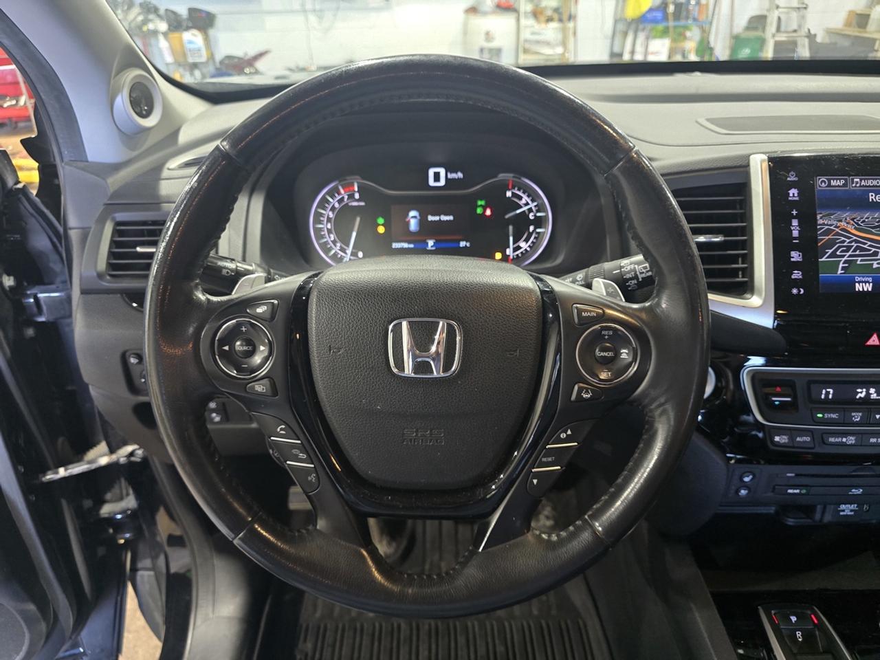 2017 Honda Pilot Touring Photo