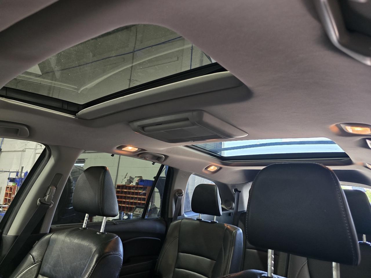 2017 Honda Pilot Touring Photo
