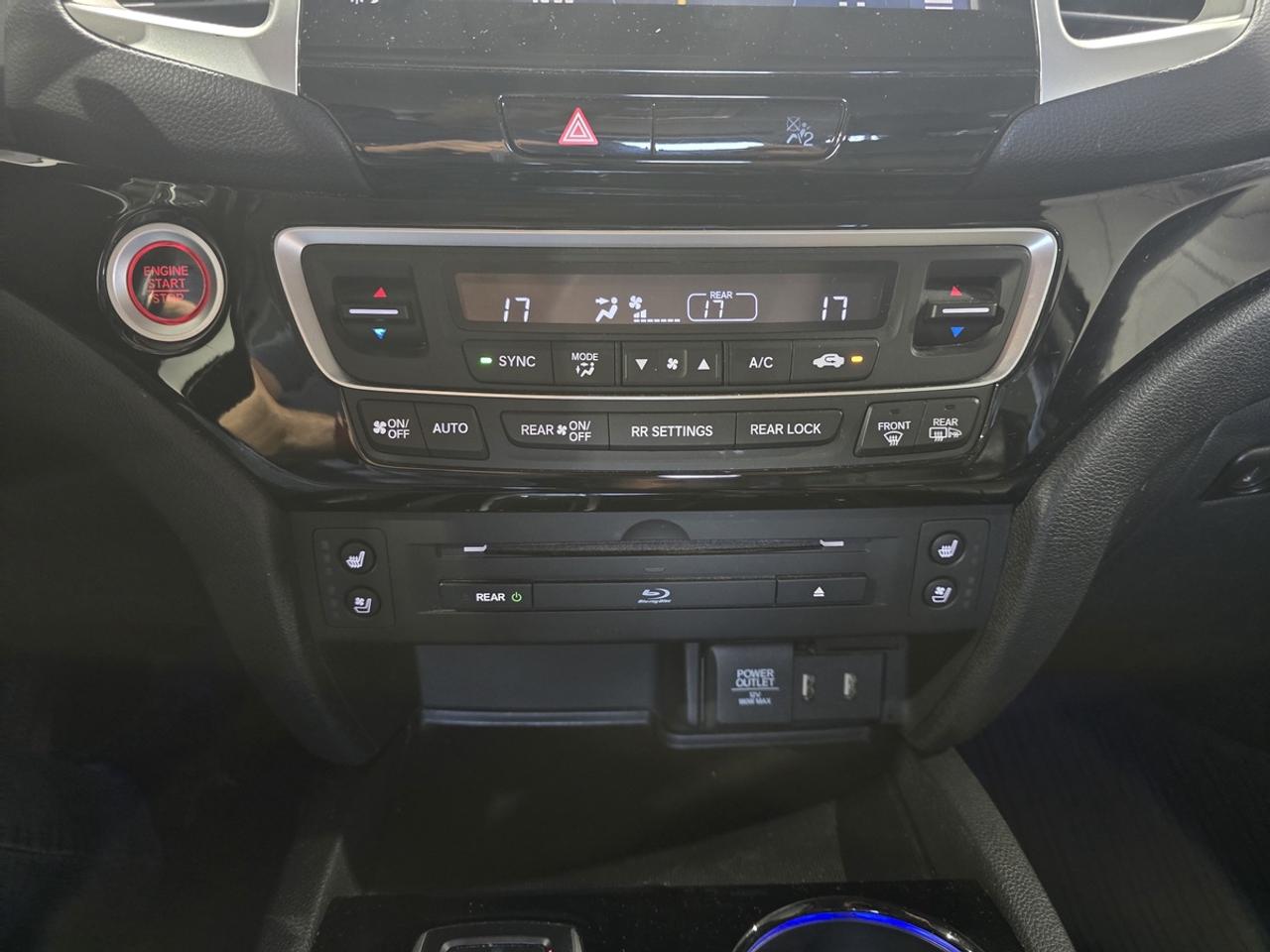2017 Honda Pilot Touring Photo